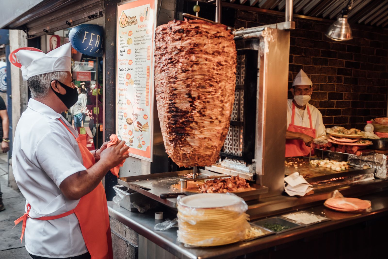Memelas recién salidas del comal